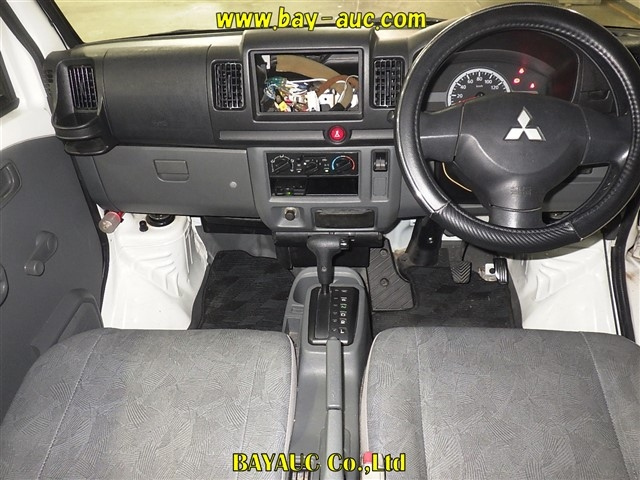 MITSUBISHI MINICAB VAN 2010