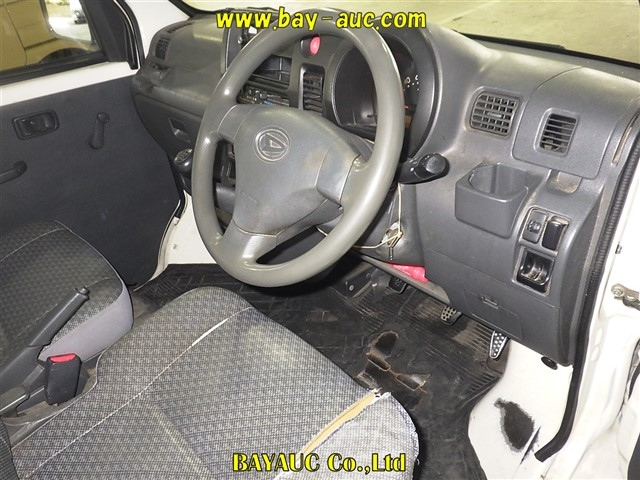 DAIHATSU HIJET VAN 2009