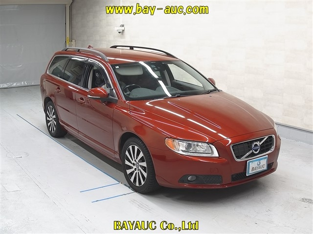 VOLVO V70 2013