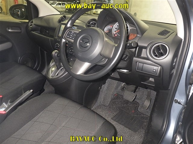 MAZDA DEMIO 2013