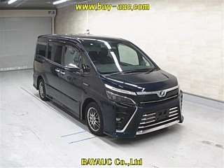 TOYOTA VOXY 2018