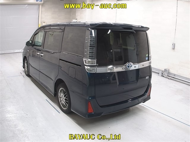 TOYOTA VOXY 2018