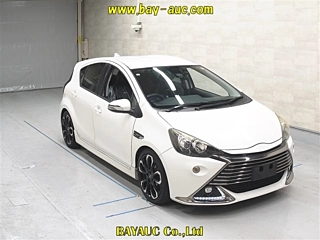 TOYOTA AQUA 2016