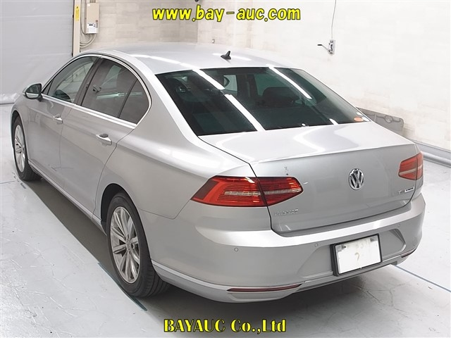 VOLKSWAGEN PASSAT 2017