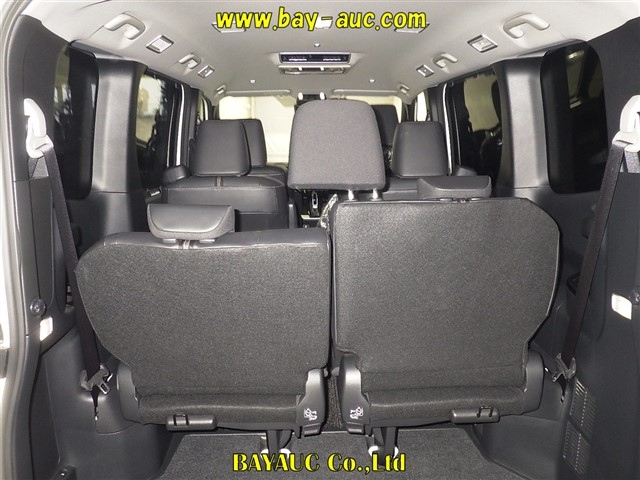 TOYOTA NOAH 2024
