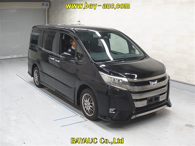 TOYOTA NOAH 2020