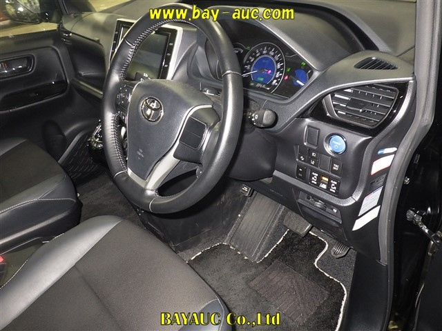 TOYOTA NOAH 2020