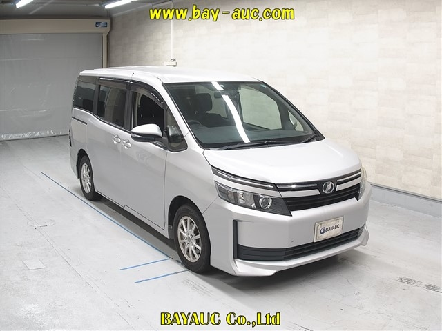 TOYOTA VOXY 2015