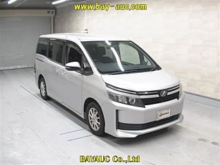 TOYOTA VOXY 2015