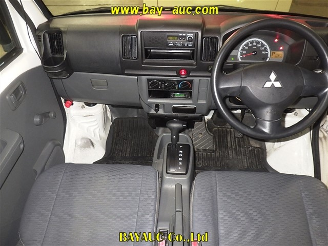 MITSUBISHI MINICAB VAN 2013