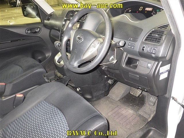 NISSAN SERENA 2013