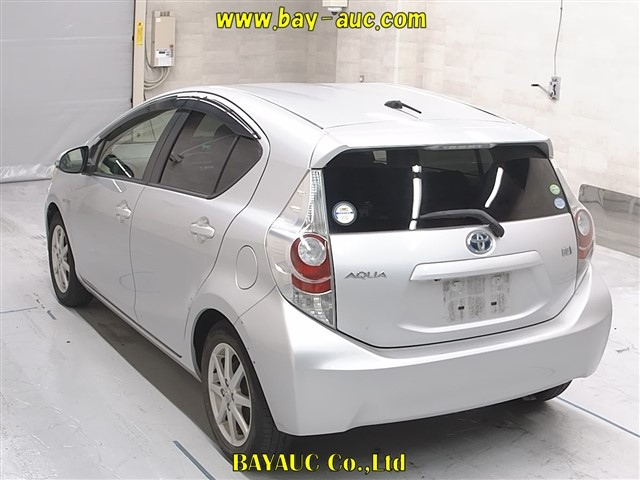 TOYOTA AQUA 2012