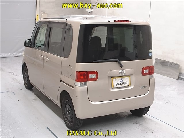 DAIHATSU TANTO 2009