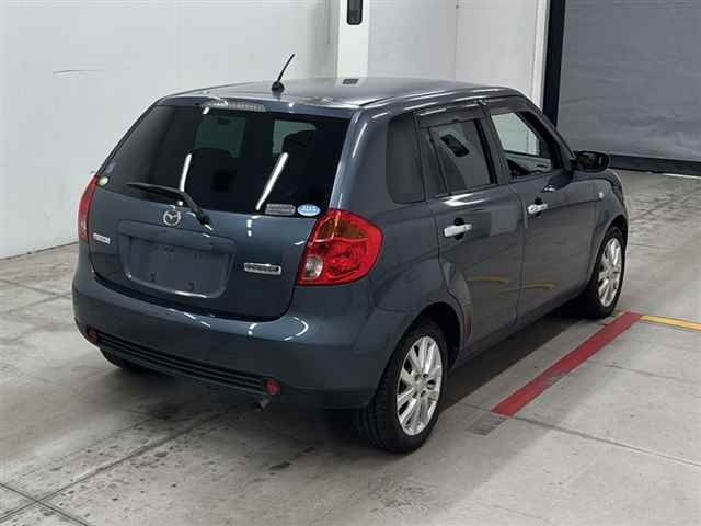 MAZDA VERISA 2009