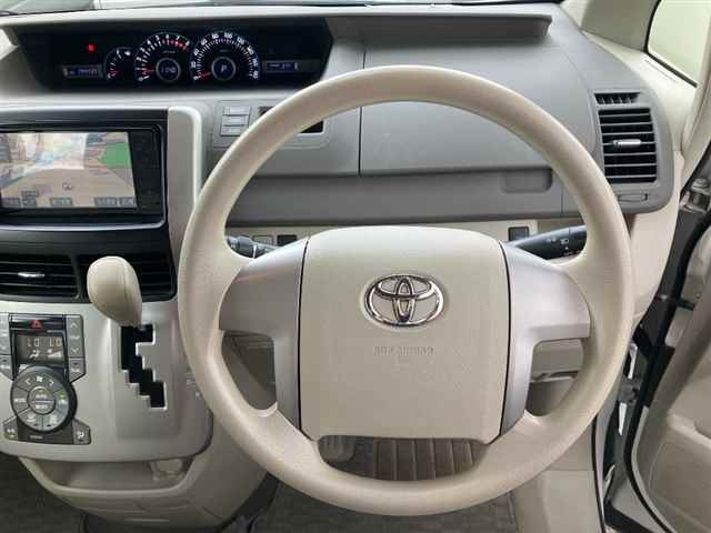 TOYOTA NOAH 2008