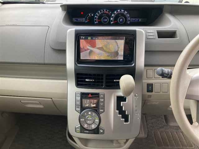 TOYOTA NOAH 2008