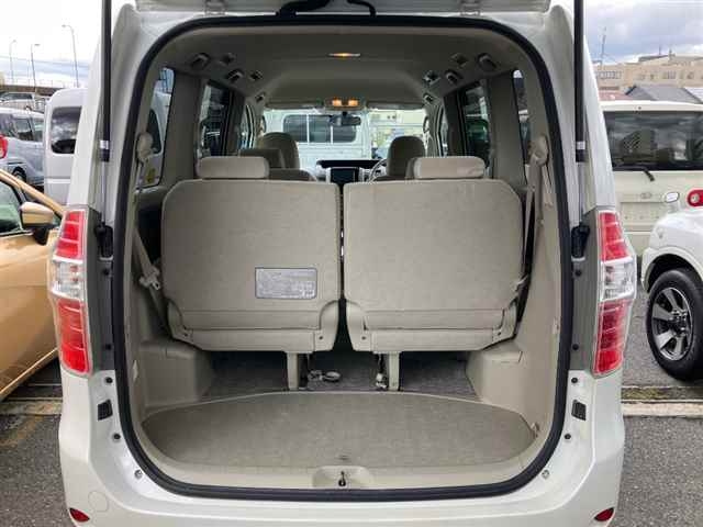 TOYOTA NOAH 2008
