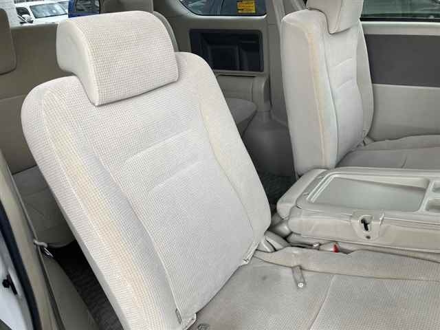 TOYOTA NOAH 2008