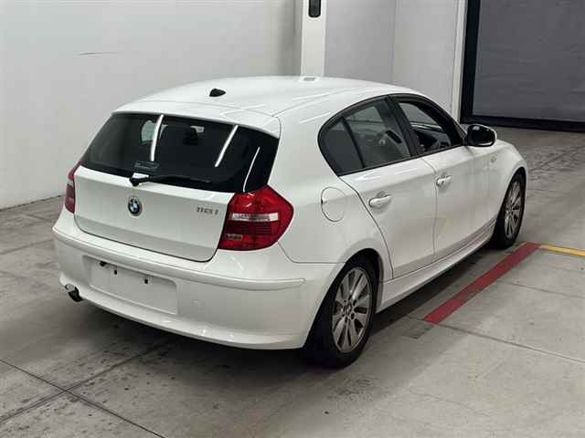 BMW 1 SERIES 2011