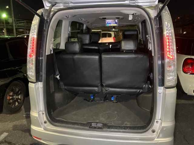 NISSAN SERENA 2012