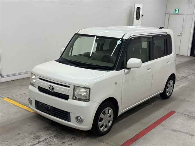 TOYOTA PIXIS SPACE 2012
