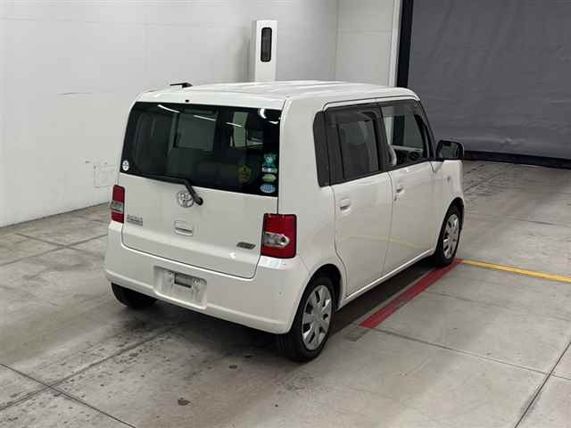 TOYOTA PIXIS SPACE 2012