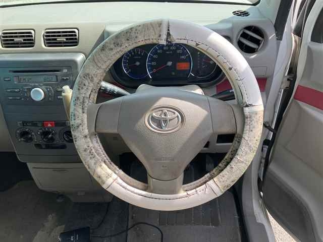 TOYOTA PIXIS SPACE 2012