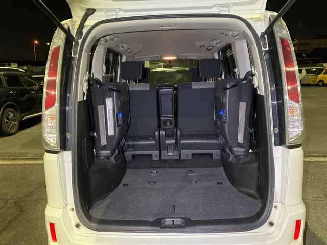 NISSAN SERENA 2011