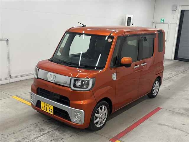 DAIHATSU WAKE 2016