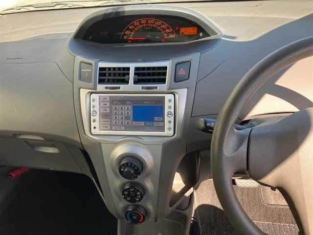 TOYOTA VITZ 2010