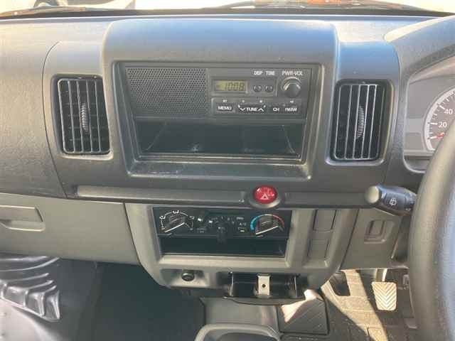 MITSUBISHI MINICAB VAN 2012