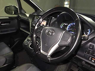 TOYOTA VOXY 2016