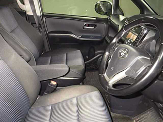 TOYOTA VOXY 2016