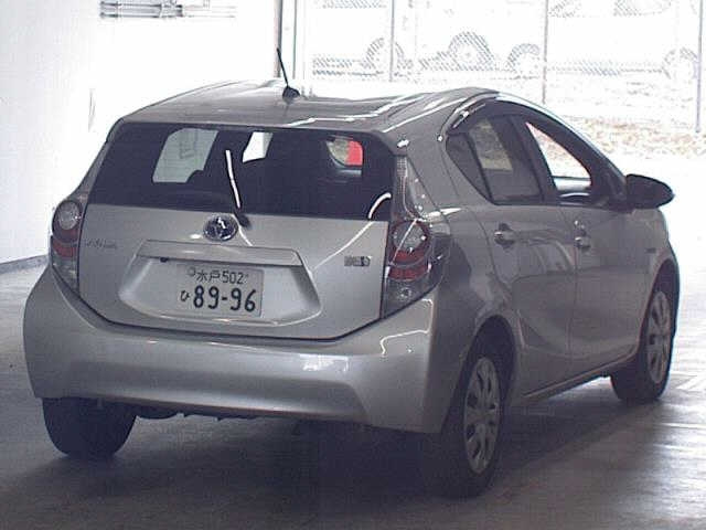 TOYOTA AQUA 2013