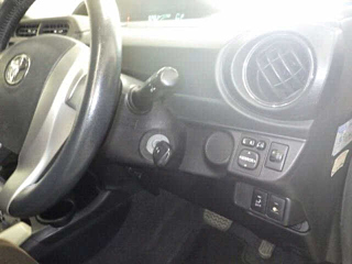 TOYOTA AQUA 2013