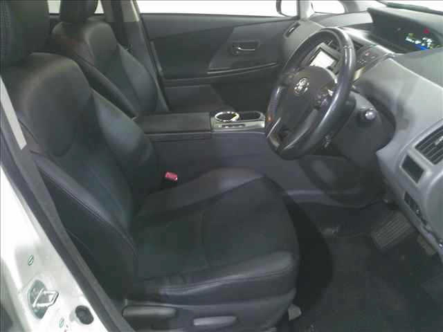 TOYOTA PRIUS ALPHA 2014