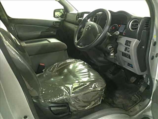 NISSAN CARAVAN 2019