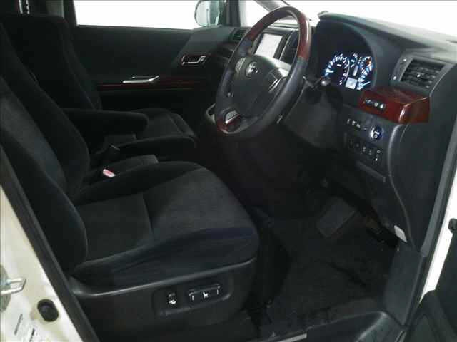 TOYOTA ALPHARD 2009
