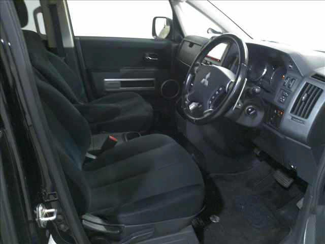 MITSUBISHI DELICA D5 2017