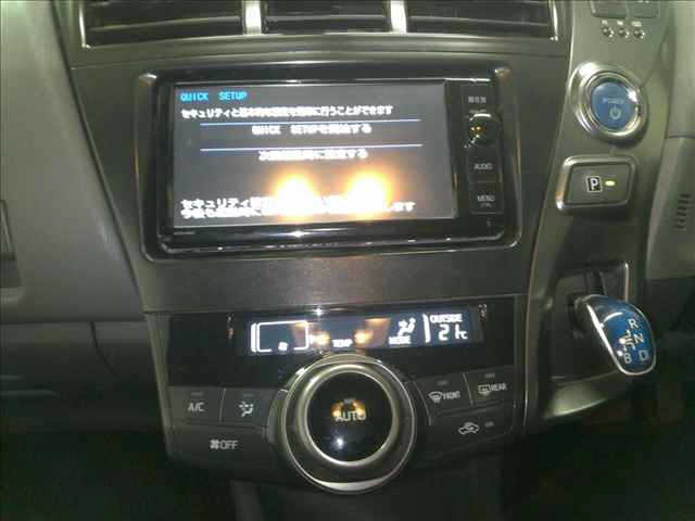 TOYOTA PRIUS ALPHA 2014