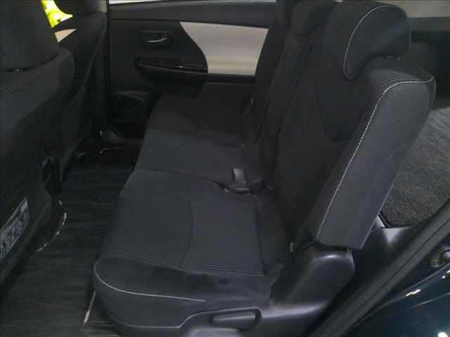 TOYOTA PRIUS ALPHA 2018