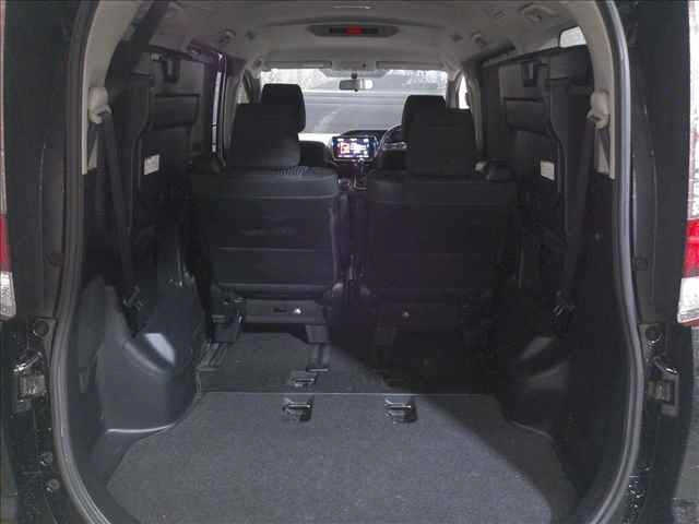 TOYOTA NOAH 2014