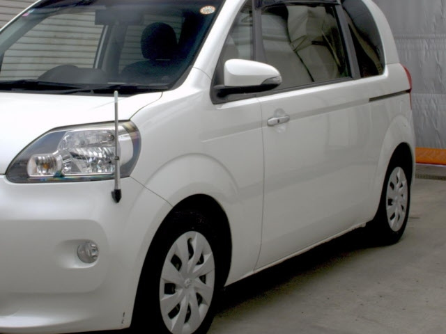 TOYOTA PORTE 2014