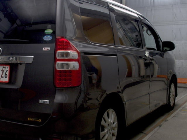 TOYOTA NOAH 2013