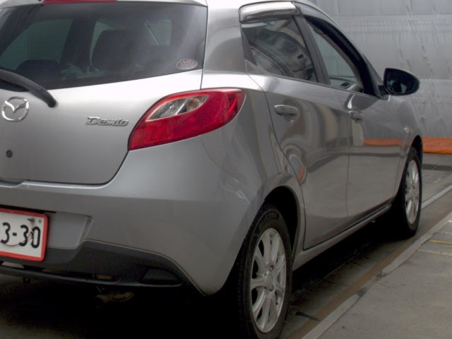 MAZDA DEMIO 2010
