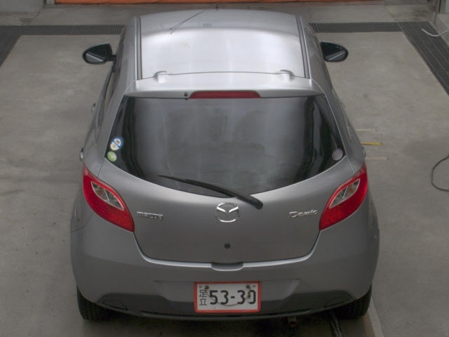MAZDA DEMIO 2010
