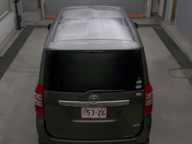 TOYOTA NOAH 2013