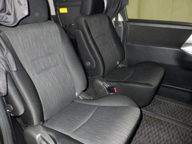 TOYOTA NOAH 2013