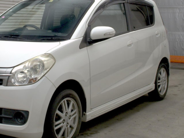 DAIHATSU MIRA 2010