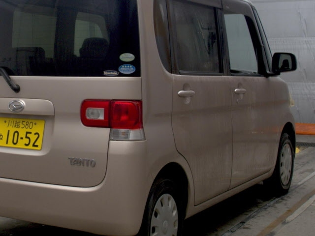 DAIHATSU TANTO 2009